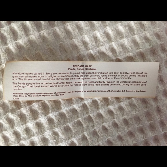 Vintage Authentic Congolese Replica Pendant - Picture 3 of 7